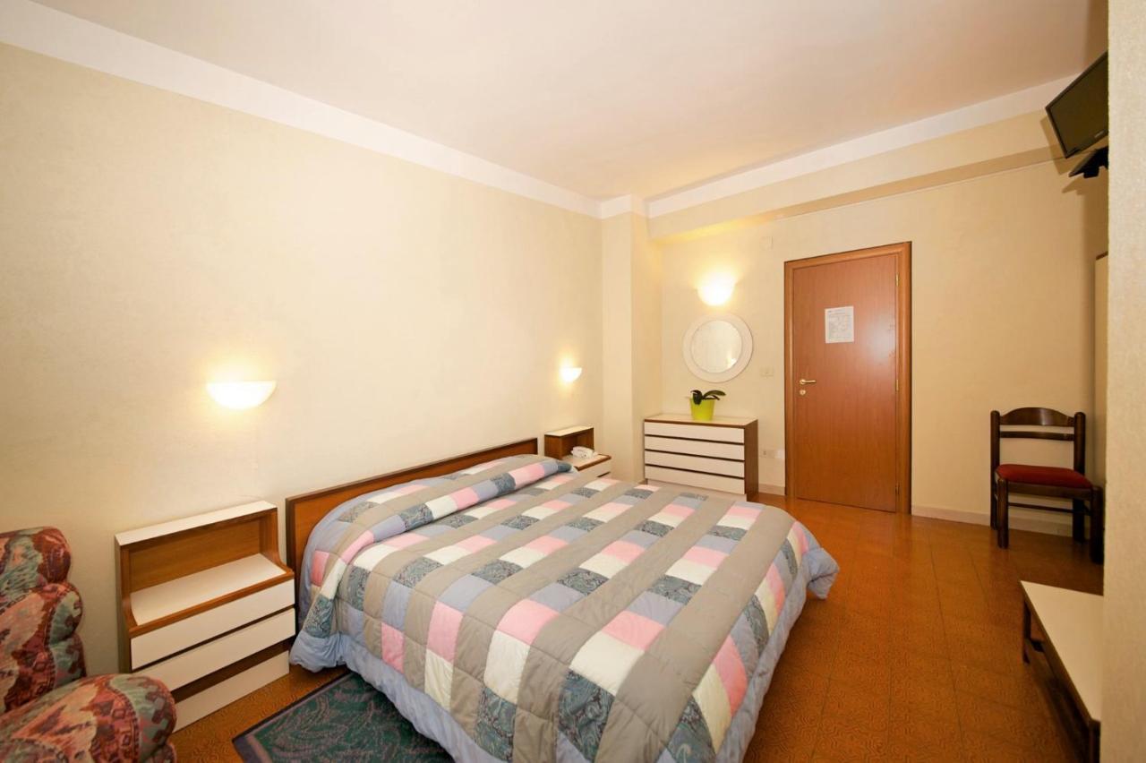 Albergo Ponte Di Nava Ormea Buitenkant foto